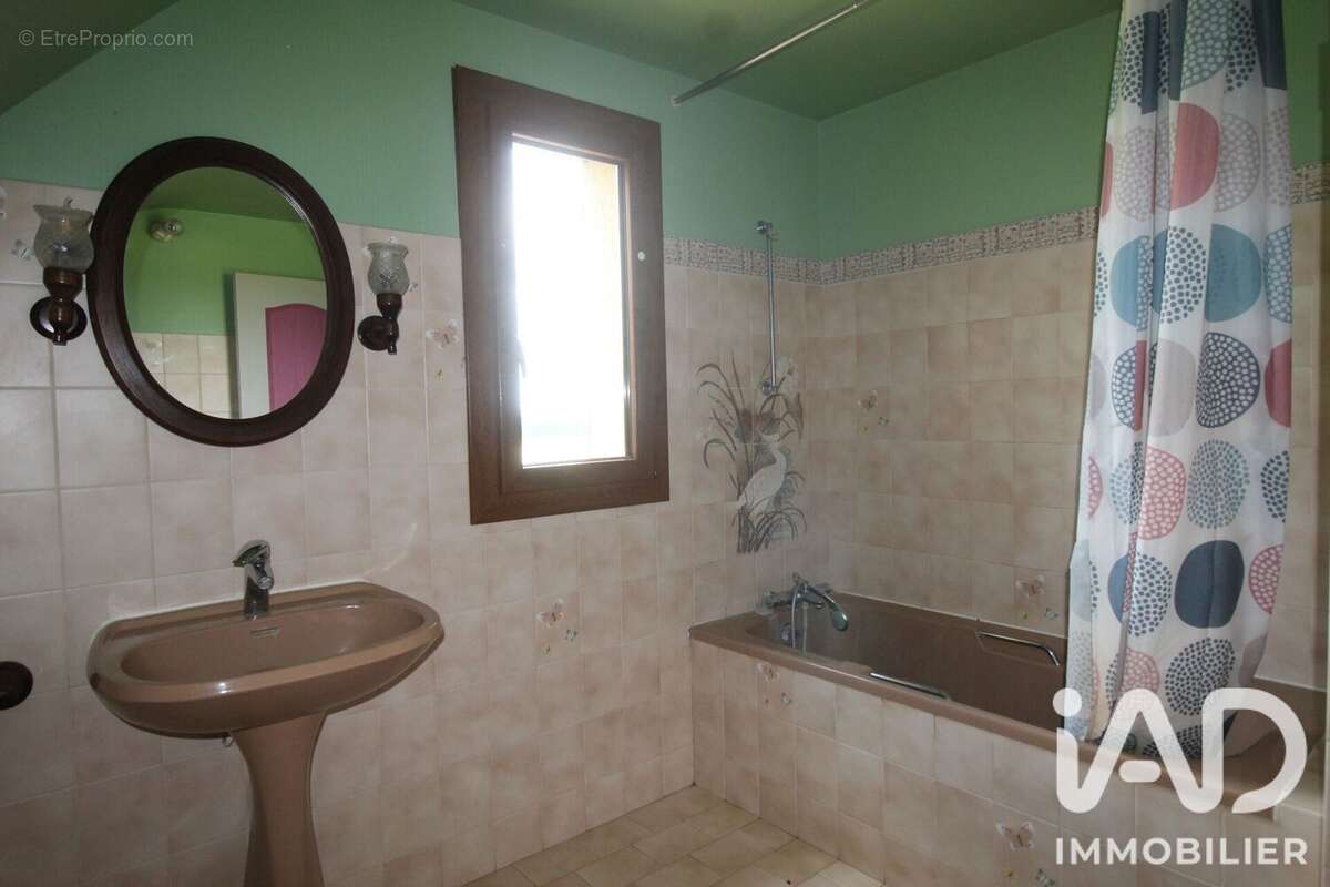 Maison 116 m² à Parigne-Le-Polin  - photo 6