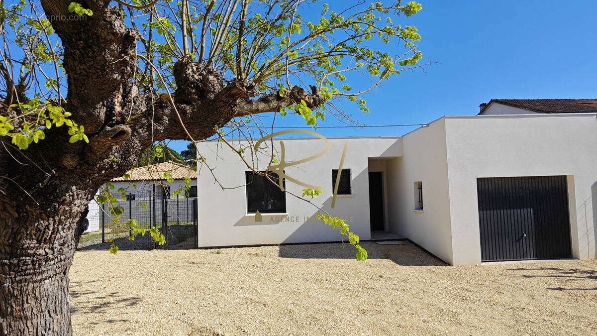 Maison à RUOMS