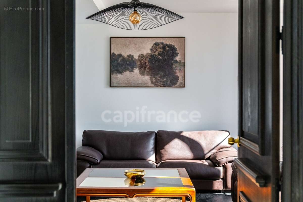 Propriété à vendre composée d'une demeure de Maitre et une deuxième maison avec piscine et jardin - photo 9