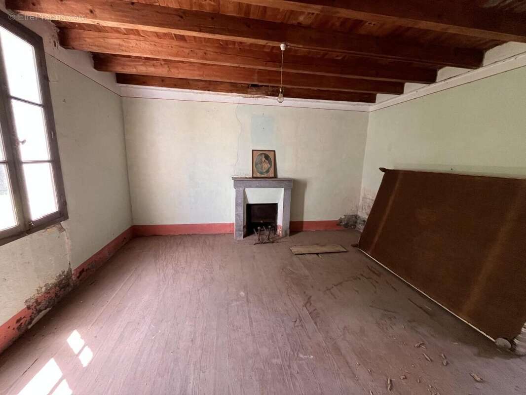 pièce 3 - Maison à BEDEILLE