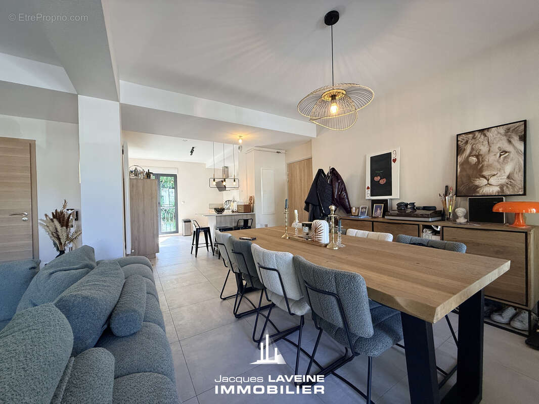 Appartement à LESSY