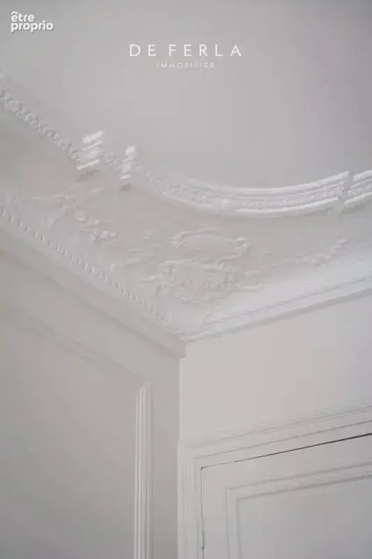 Sèvres / Duroc -  Haussmanien & Étage élevé - 5 chambres - photo 25