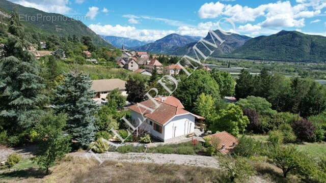Maison à REMOLLON