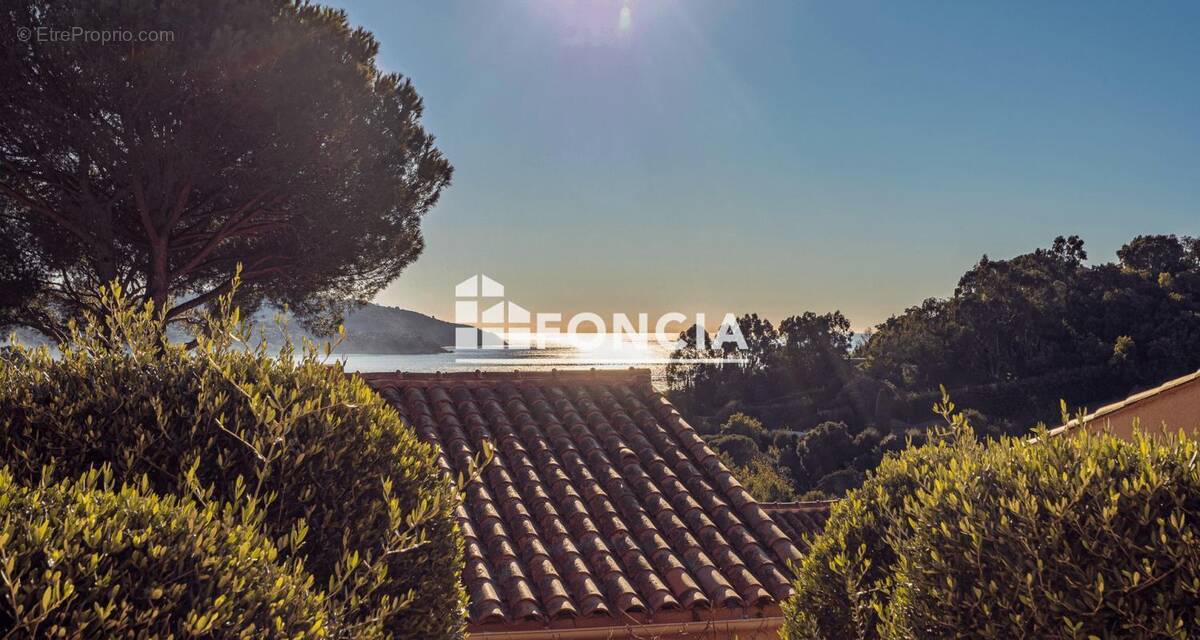 Appartement à LA CROIX-VALMER