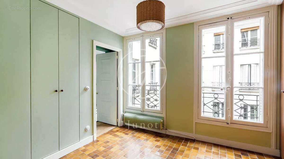 Appartement à PARIS-10E