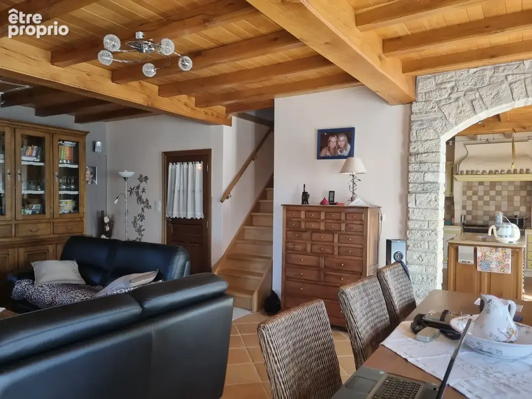 Maison avec terrain et piscine - photo 16