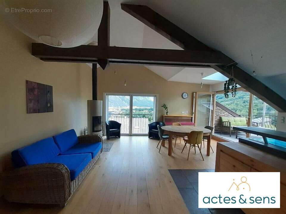 Appartement à SAINT-JEAN-DE-MAURIENNE