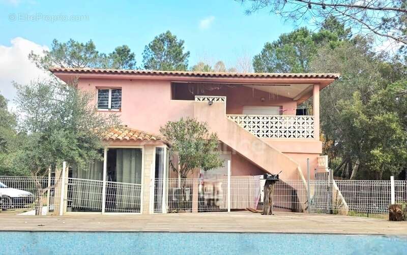 Villa avec piscine à vendre 7 pièces LECCI (20) - photo 8