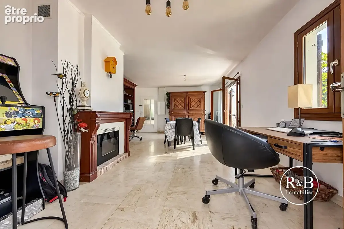 Maison Les Clayes Sous Bois 5 pièces 102 m2 - photo 2