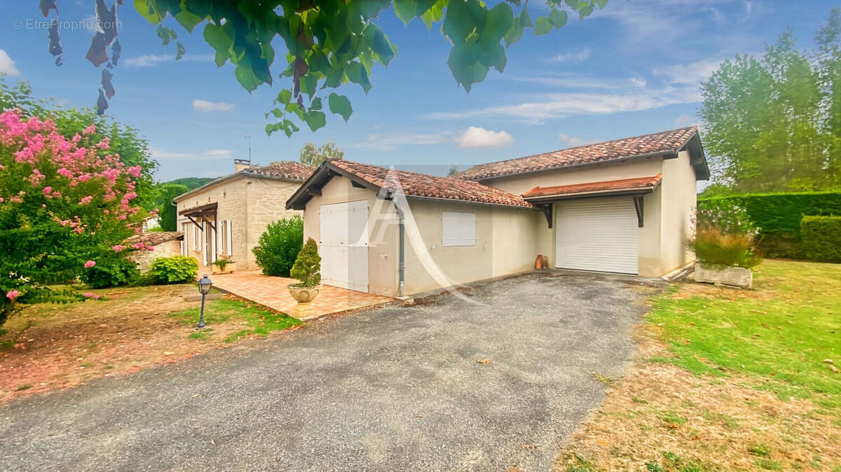 Maison en pierre de plain-pied - photo 2