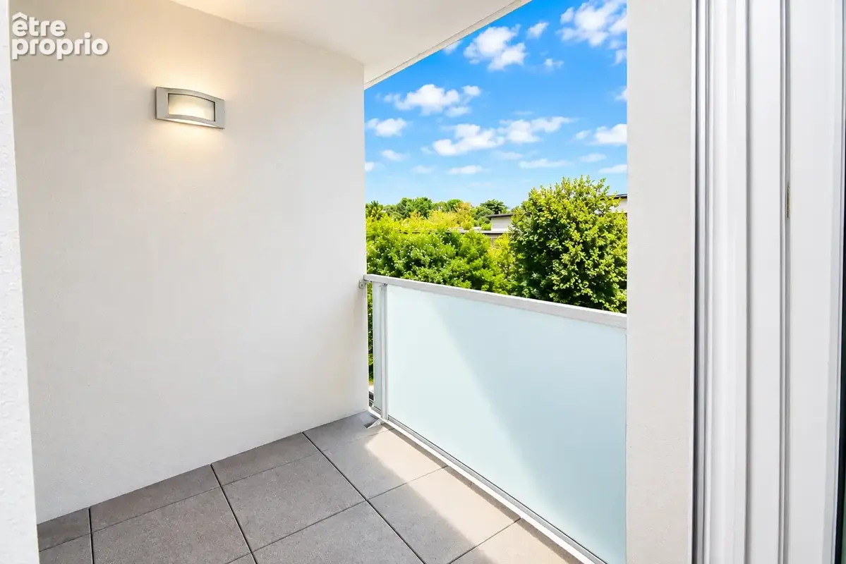 Castelnau - f2 centre-ville - photo 2