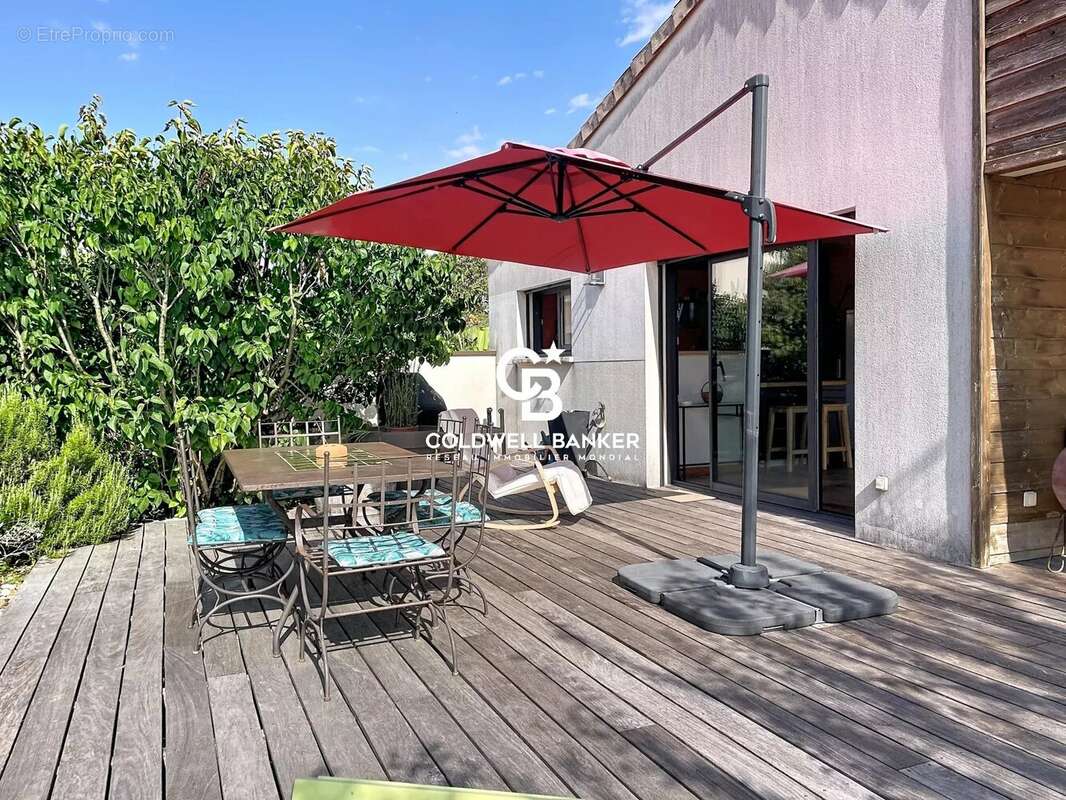 Maison d’architecte contemporaine à Saint-Eutrope – Volumes, lumière et nature - photo 15