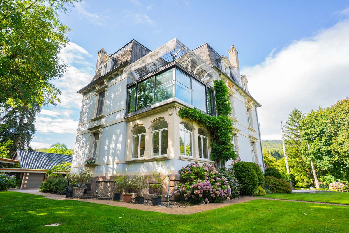 Maison à ROUGEMONT-LE-CHATEAU