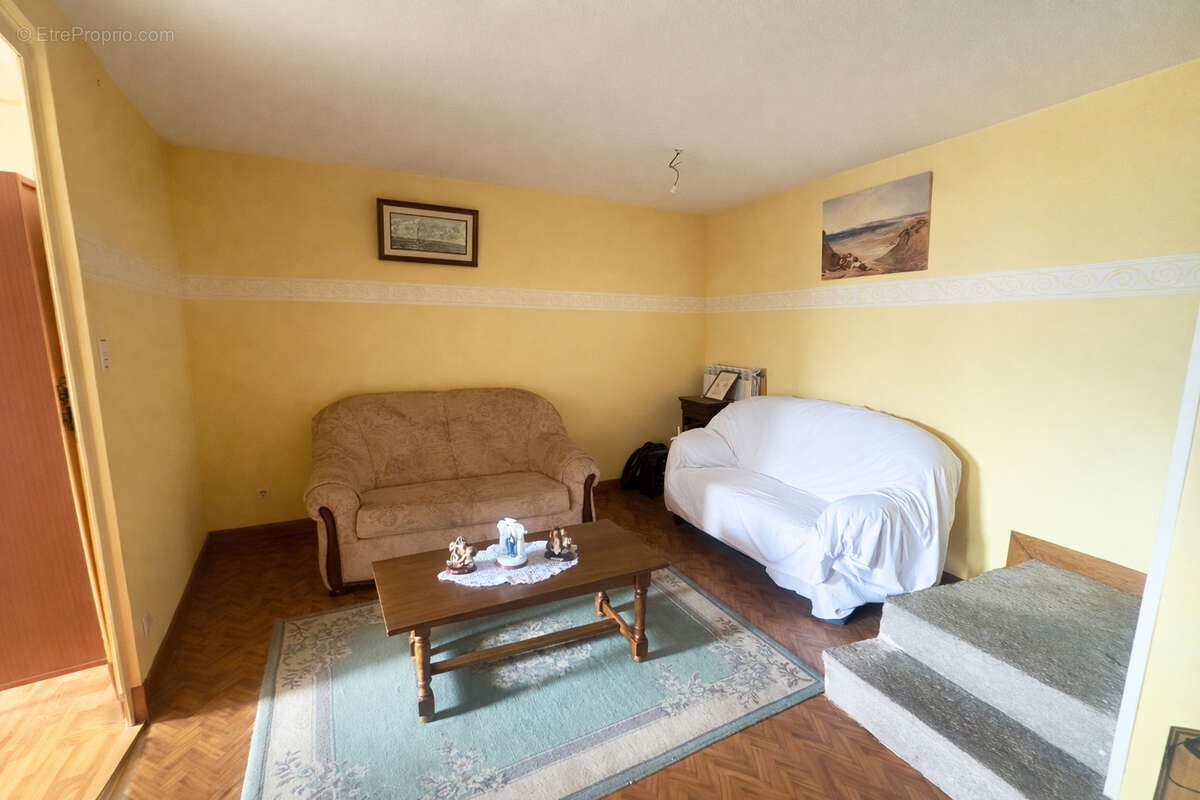 Maison à MIREFLEURS