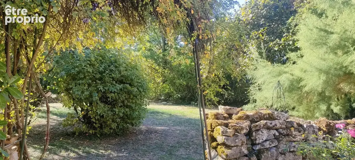 AUTHENTIQUE !!! Grande et belle maison en pierre dans un cadre préservé - photo 43