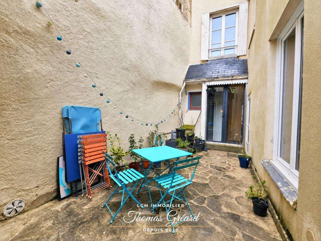 Maison ancienne 156 m² 4 chambres avec cour et balcon – Hyper centre Châteaudun - DPE en D - photo 13