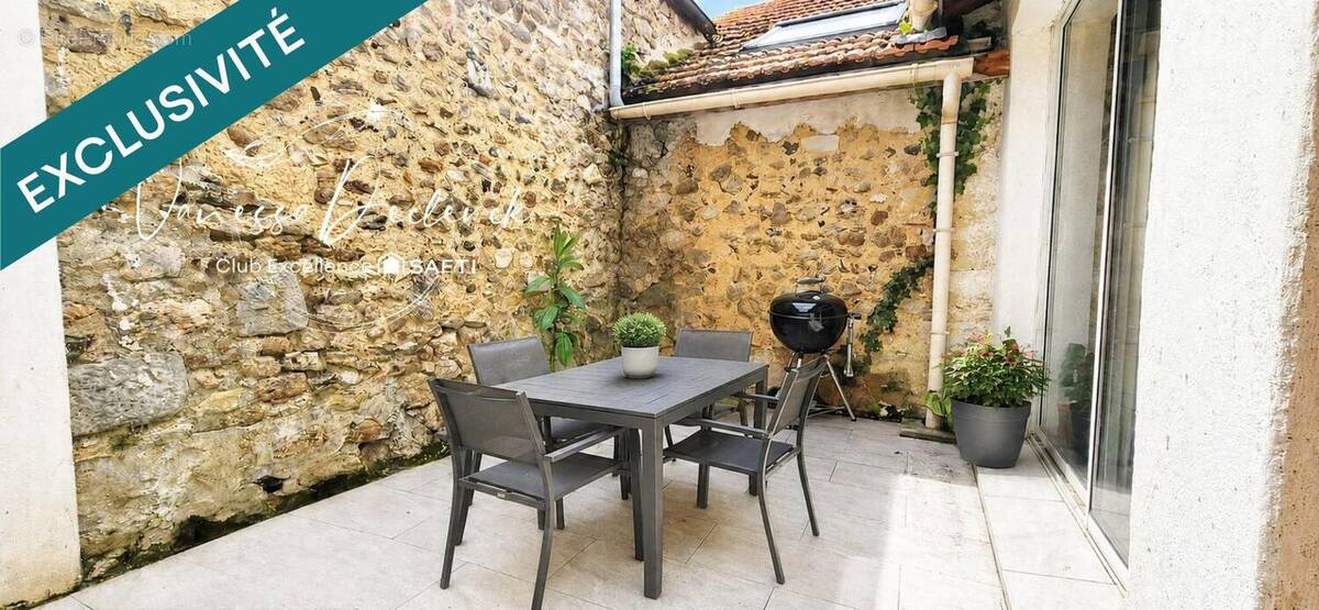 Photo 1 - Maison à LE VAL-SAINT-GERMAIN