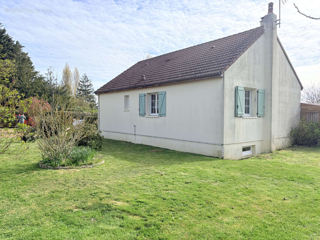 Maison à SAINT-ELIPH