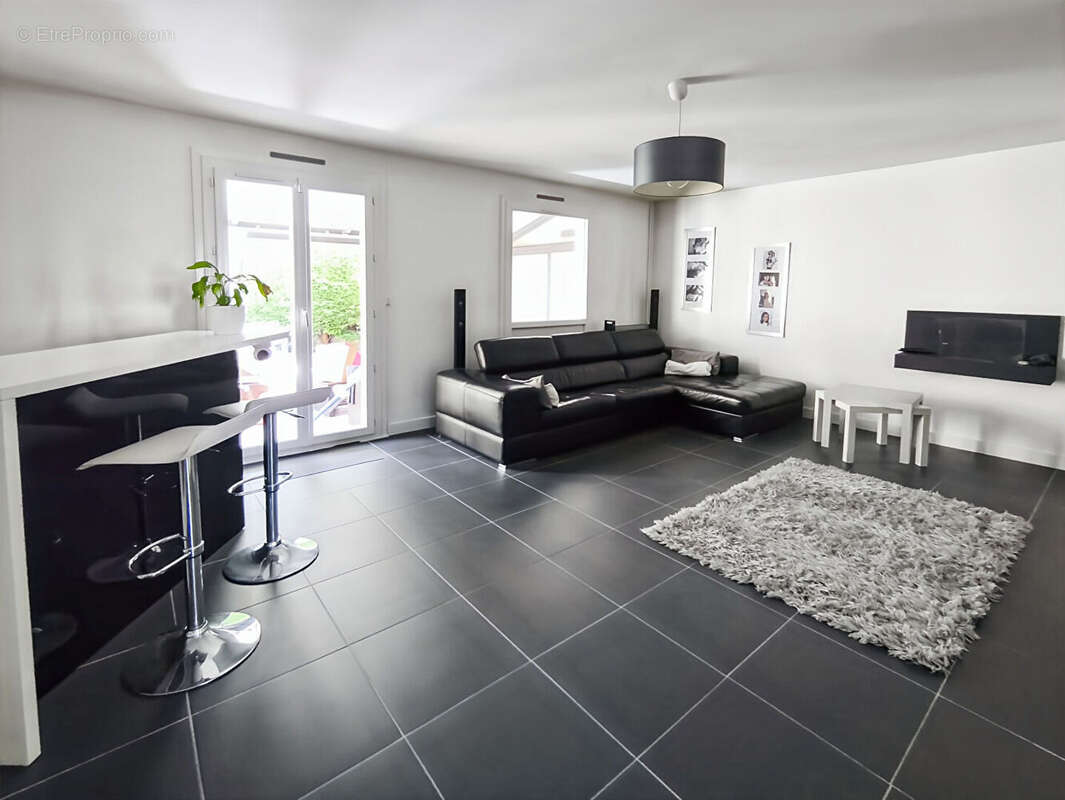 Maison à VERT-SAINT-DENIS