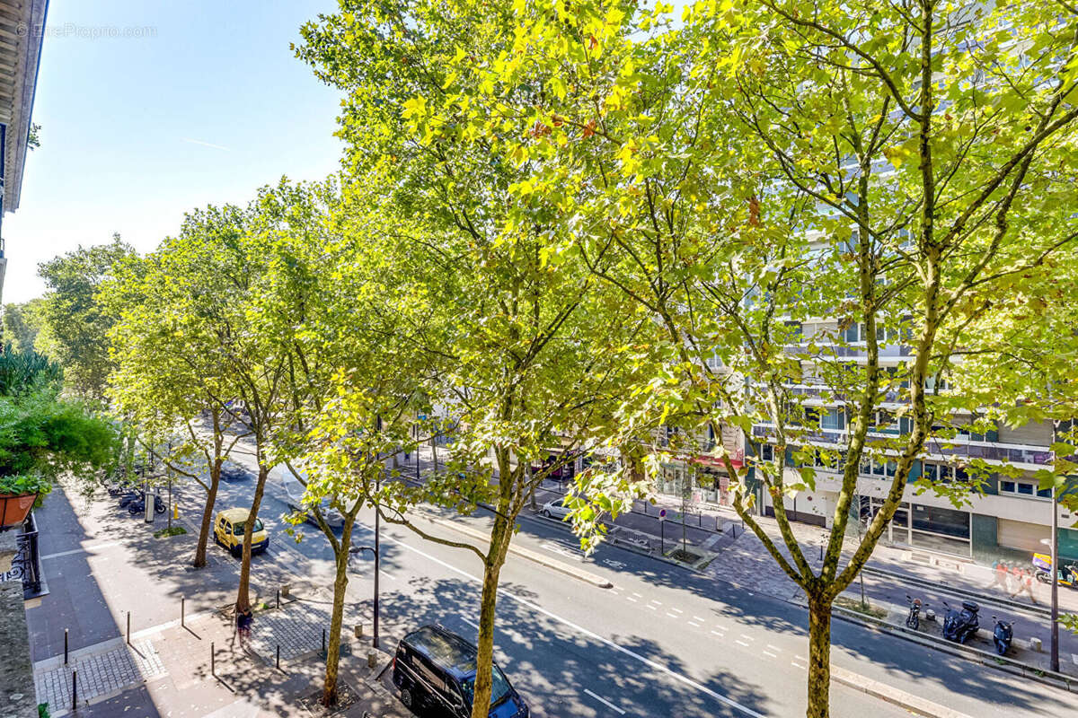 Appartement à PARIS-14E