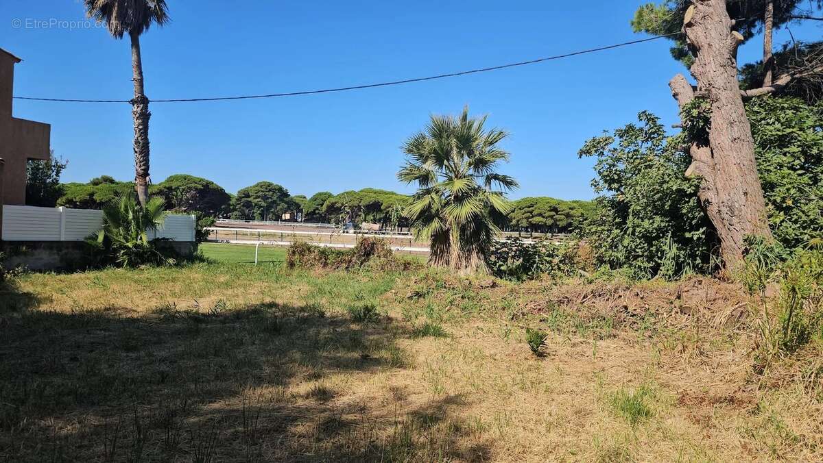 Terrain à HYERES