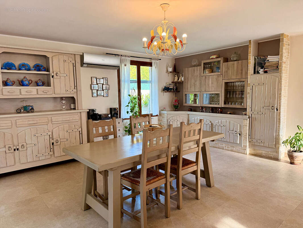 Maison à POURRIERES