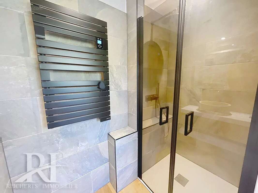 Cannes Palm Beach / Co-exclusivité / Très beau 2P rénové 40 m2 avec terrasse - photo 10