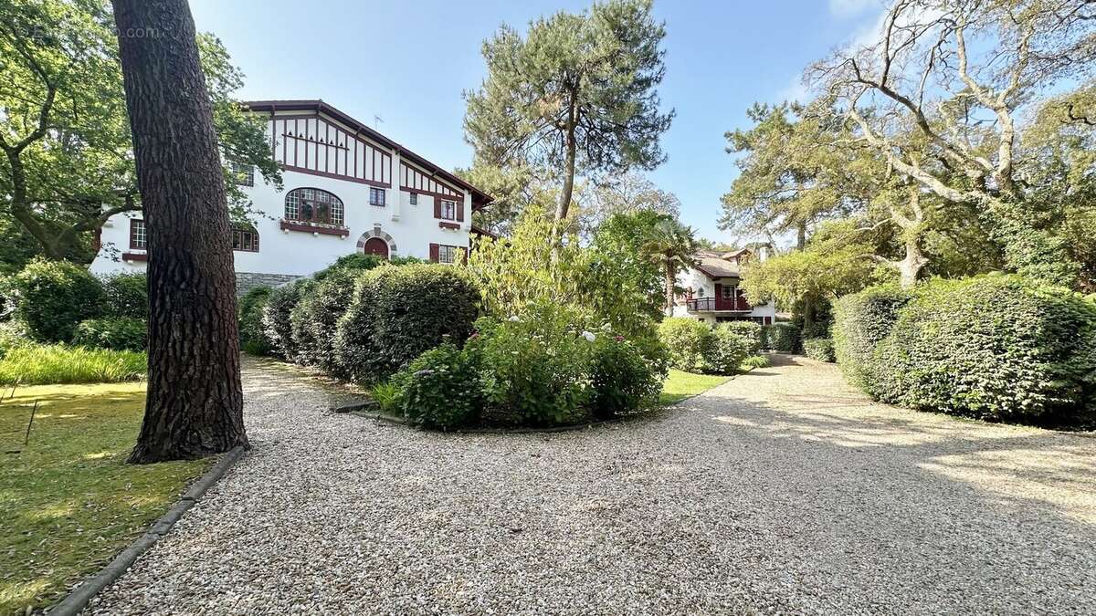 Maison de caractère à vendre  Hossegor  Entre lac et océan  Propriété d'exception de 450 m2 - photo 11
