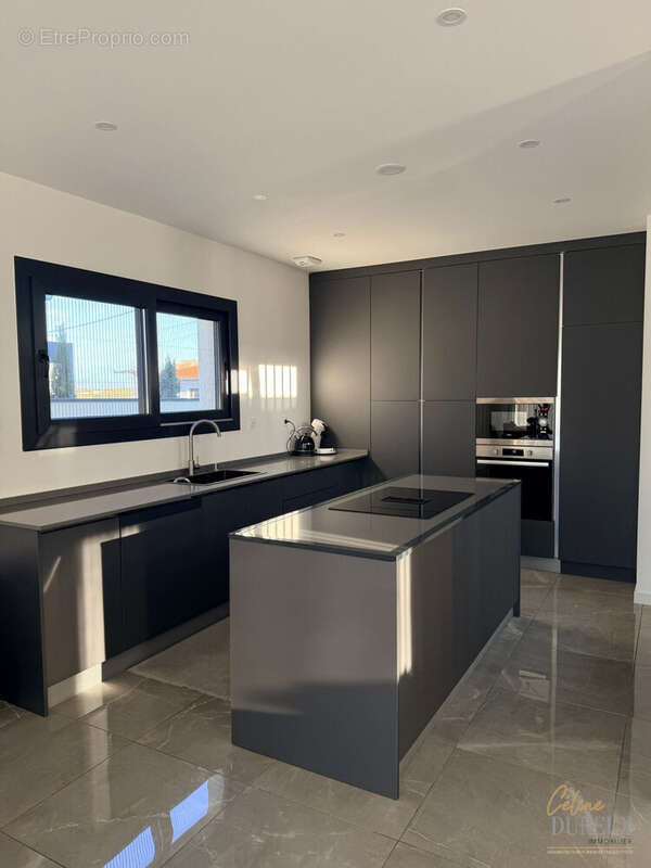 Maison à CRECHES-SUR-SAONE