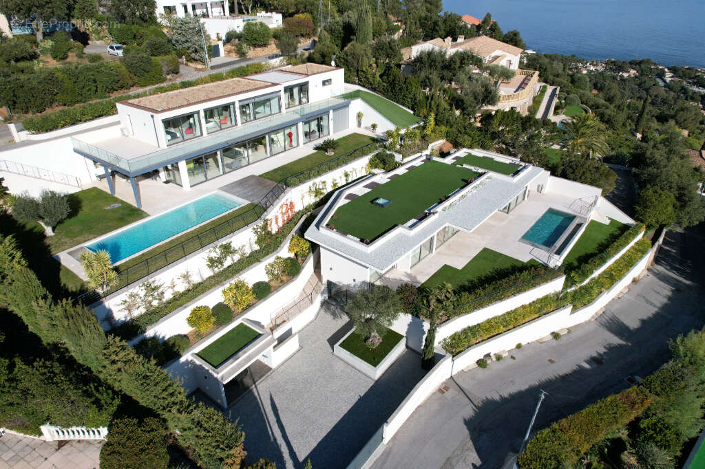 Maison à LES ISSAMBRES