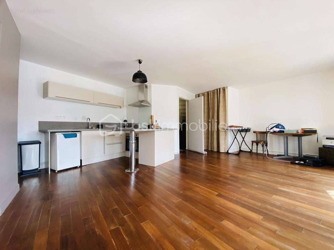 Commerce à LA VICOMTE-SUR-RANCE