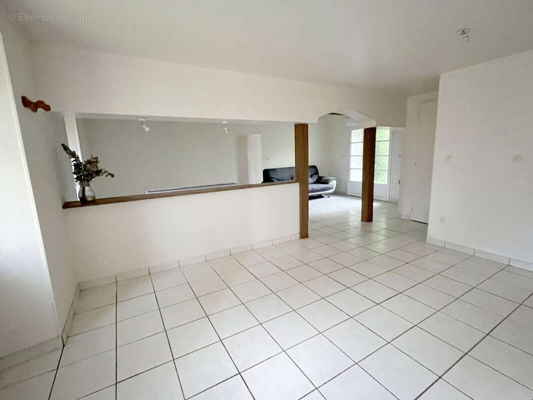 Maison à SAINT-PIERRE-LES-ETIEUX