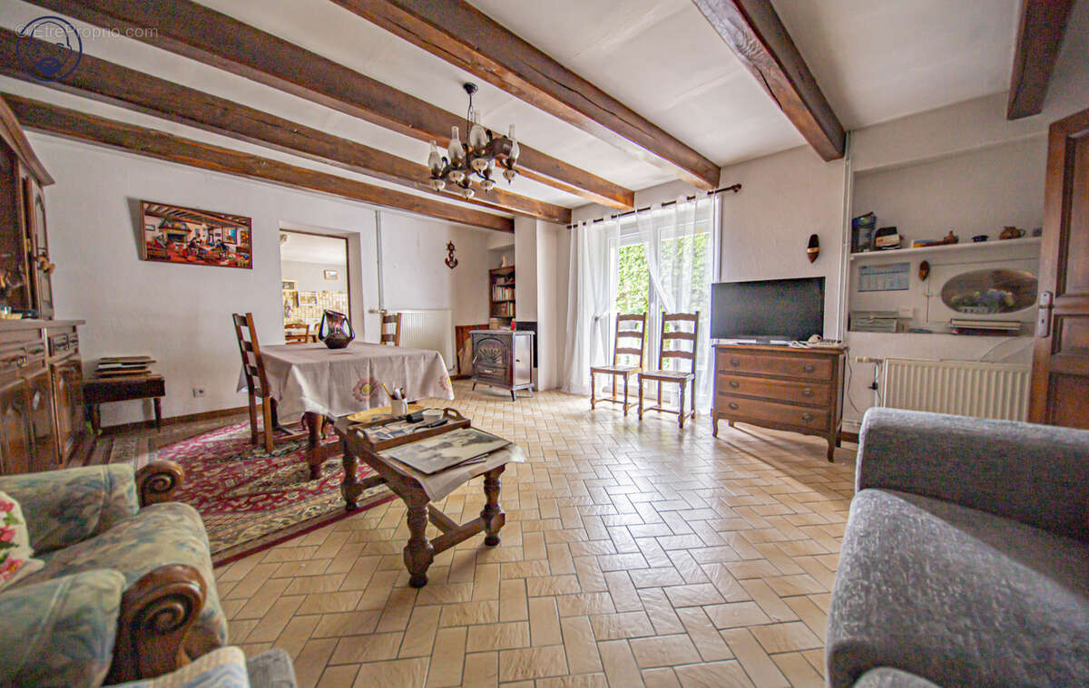 Maison à PAGNY-SUR-MEUSE