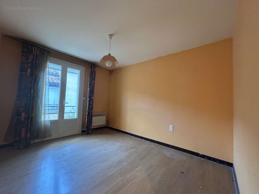 Maison à LEZIGNAN-CORBIERES