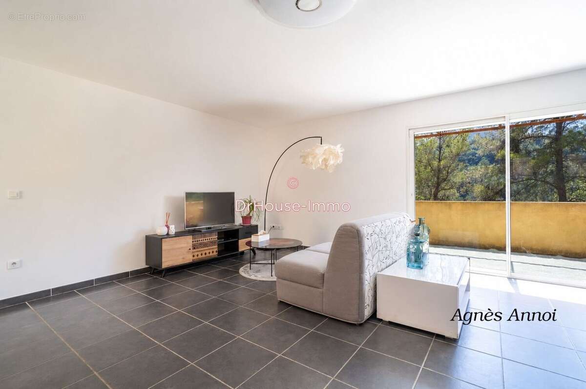 Maison 160 m² à Belgentier  - photo 16