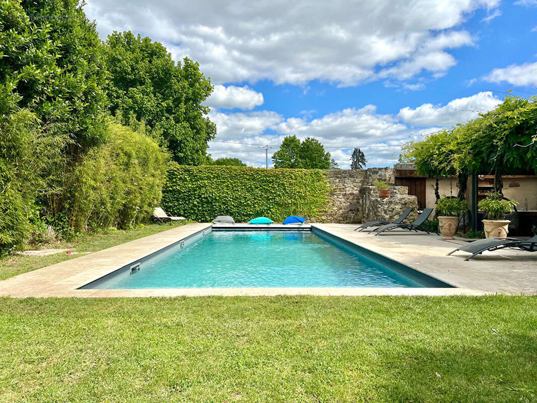 Propriété en pierre avec maison d'amis, piscine et garage pour 3 véhicules. - photo 2