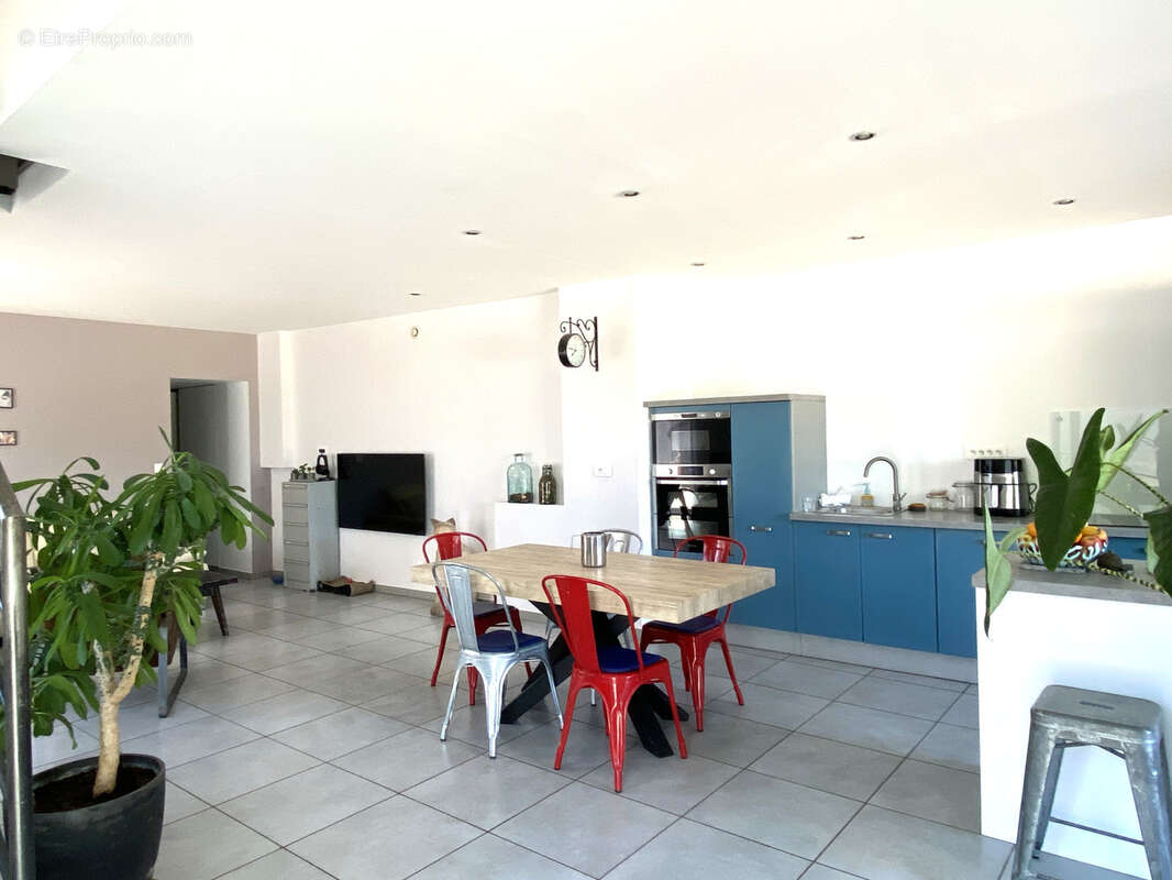 Maison entièrement rénovée avec piscine et studio indépendant - photo 5