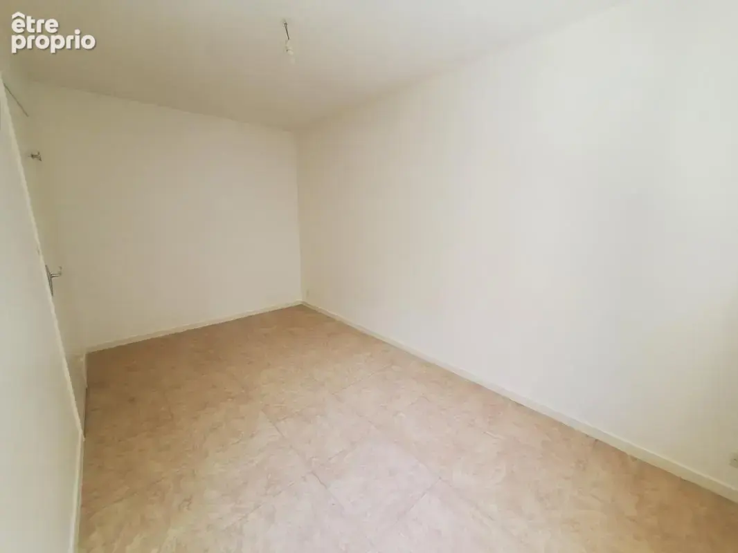 Beau t3 au 3eme etage avec balcon et cave - photo 9