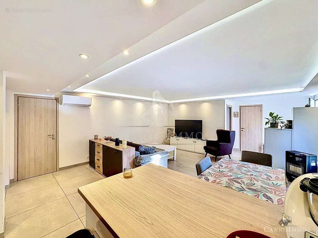 Appartement à AURIBEAU-SUR-SIAGNE