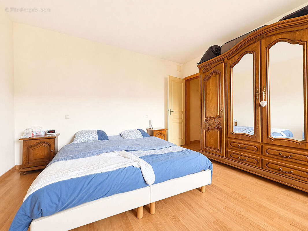 Maison divisée en deux appartements située à PONT DE ROIDE - photo 4