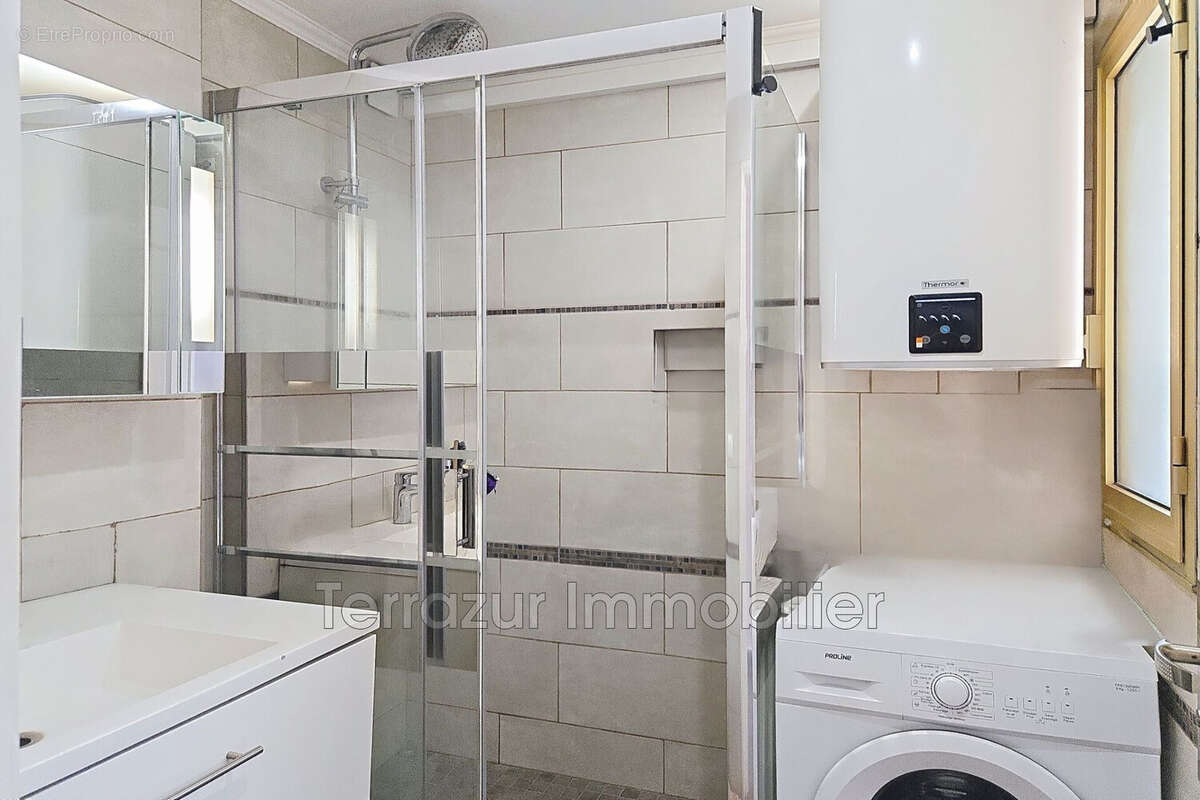 Appartement à VALLAURIS