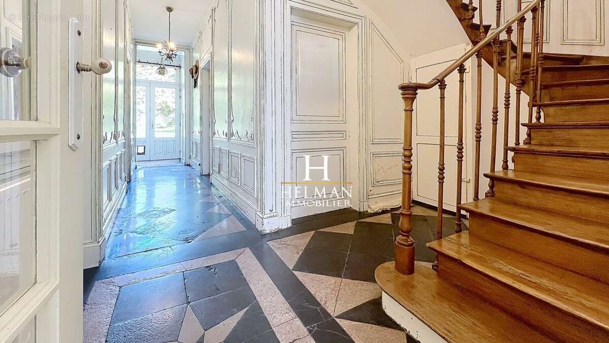 Maison 258 m² à Saint-Omer  - photo 6