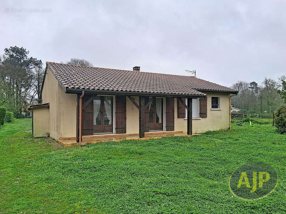 Maison à SAINT-GERMAIN-D'ESTEUIL