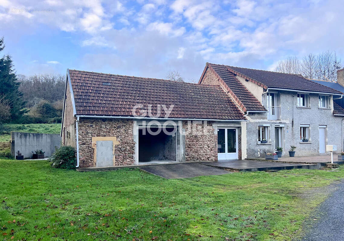 Maison à SAINTE-RADEGONDE