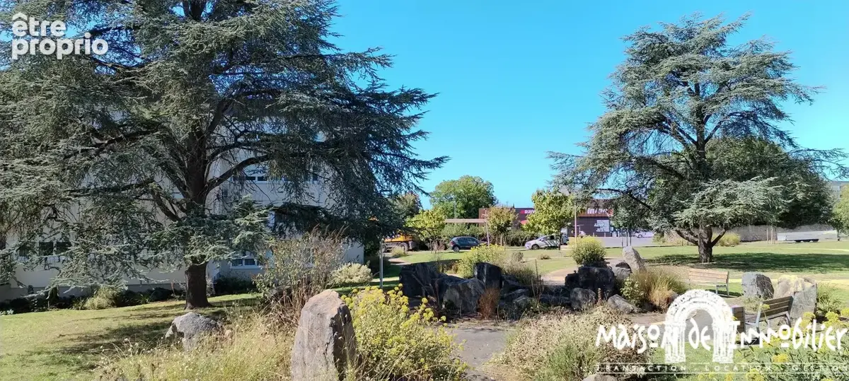 A vendre à COGNAC - Appartement 5 pièces - 86m2 - 2 emplacements de parking - photo 3