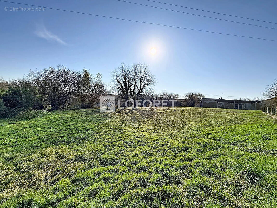 Terrain à GARNERANS