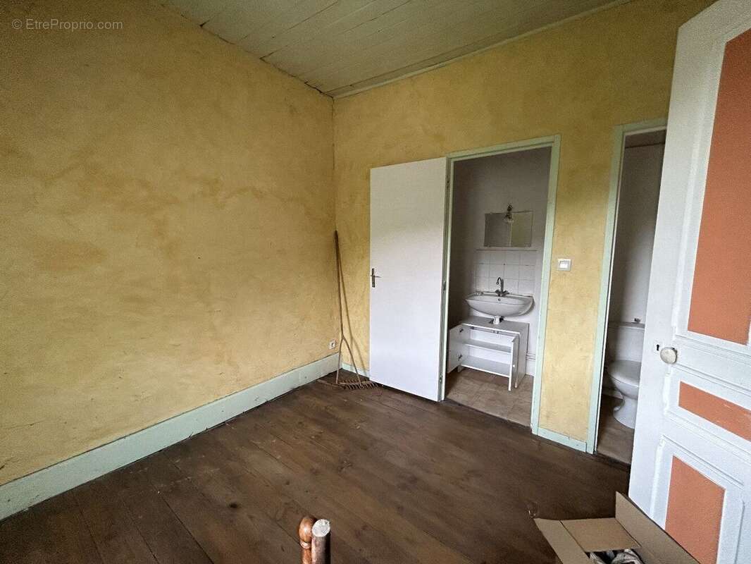 Maison avec 3 logements - st Martin Valmeroux - photo 2