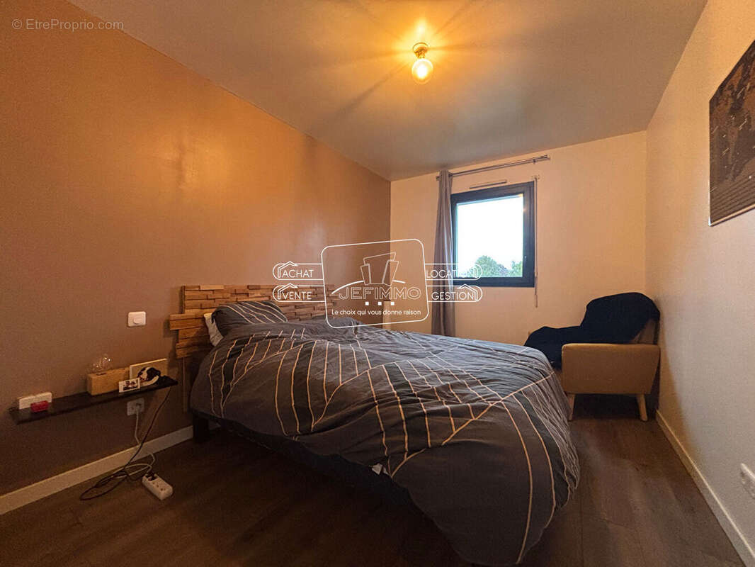 Maison à LA CHAPELLE-BASSE-MER