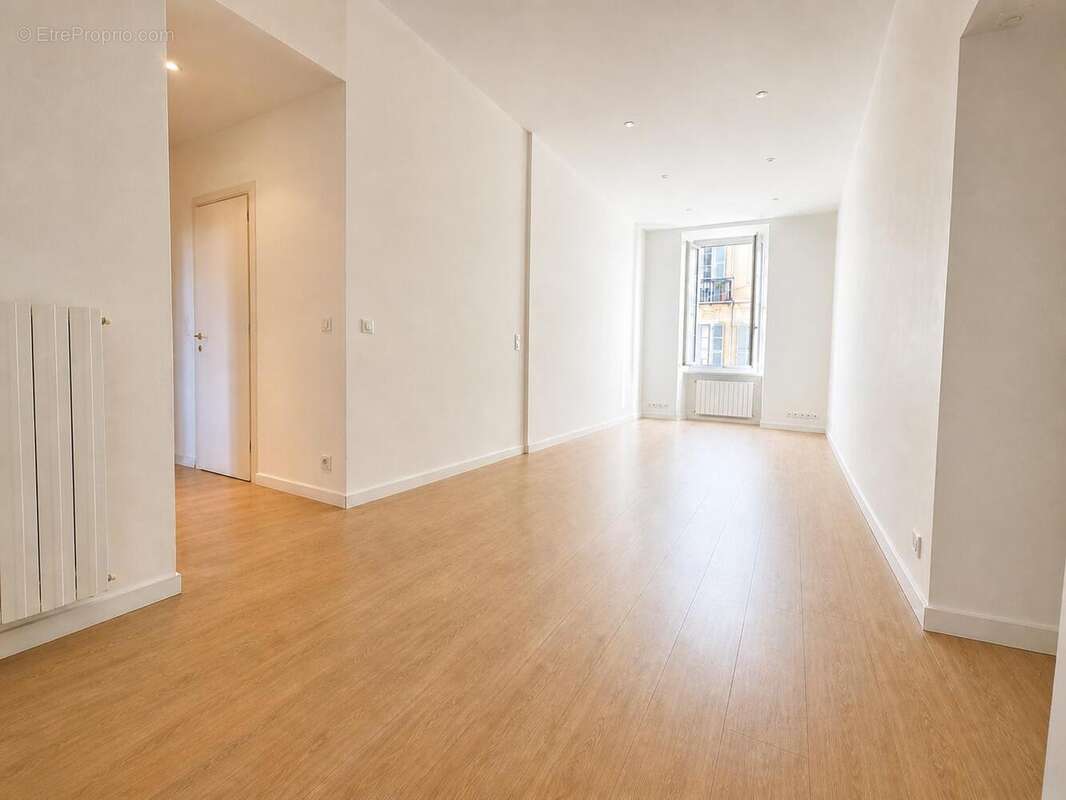   - Appartement à NICE