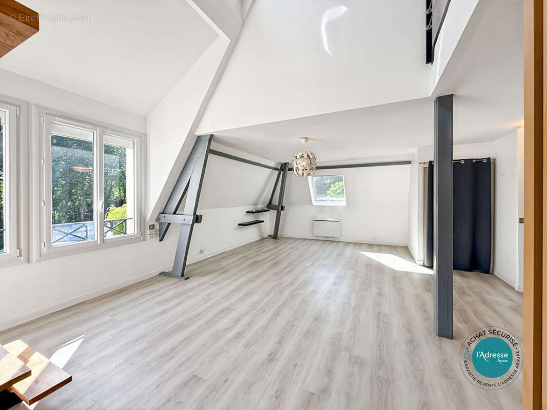 Appartement à NOISY-SUR-ECOLE